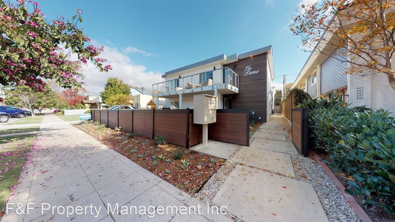 435 D Ave - Photo 2 of 10