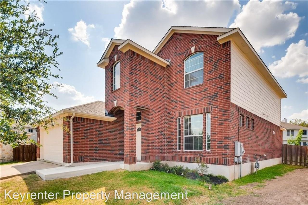 1540 Tonia Loop - Photo 2 of 32