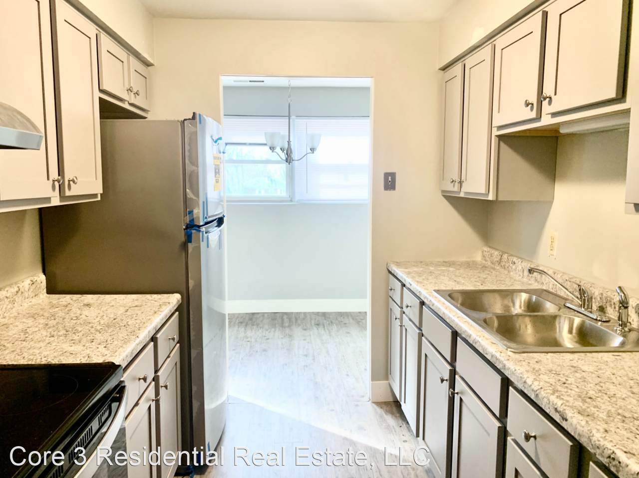 4026/4028 N Illinois Ave - Photo 2 of 6