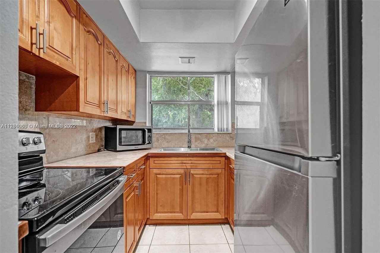 1396 Ne 117th St #1396 - Photo 3 of 8