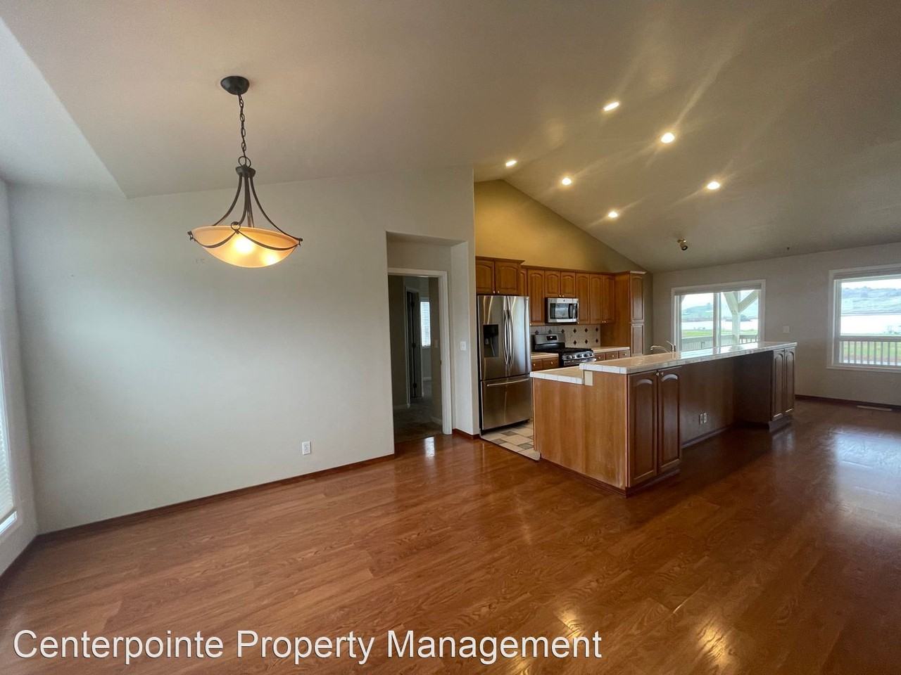 101 Frontier Ct - Photo 3 of 32