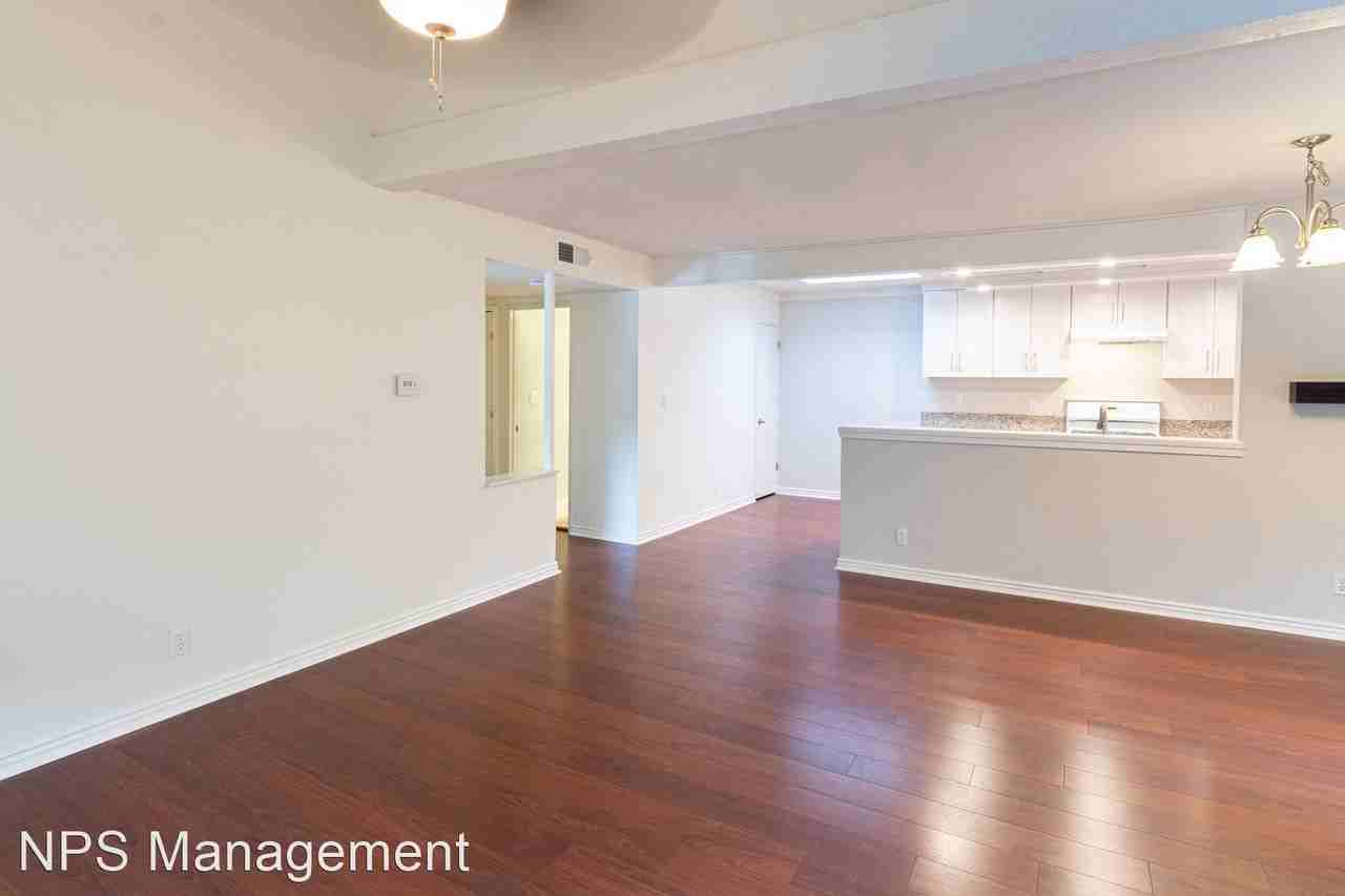 3705 Country Club Dr #8