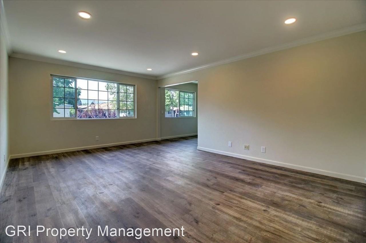 California St Apartments - Photo 2 of 17