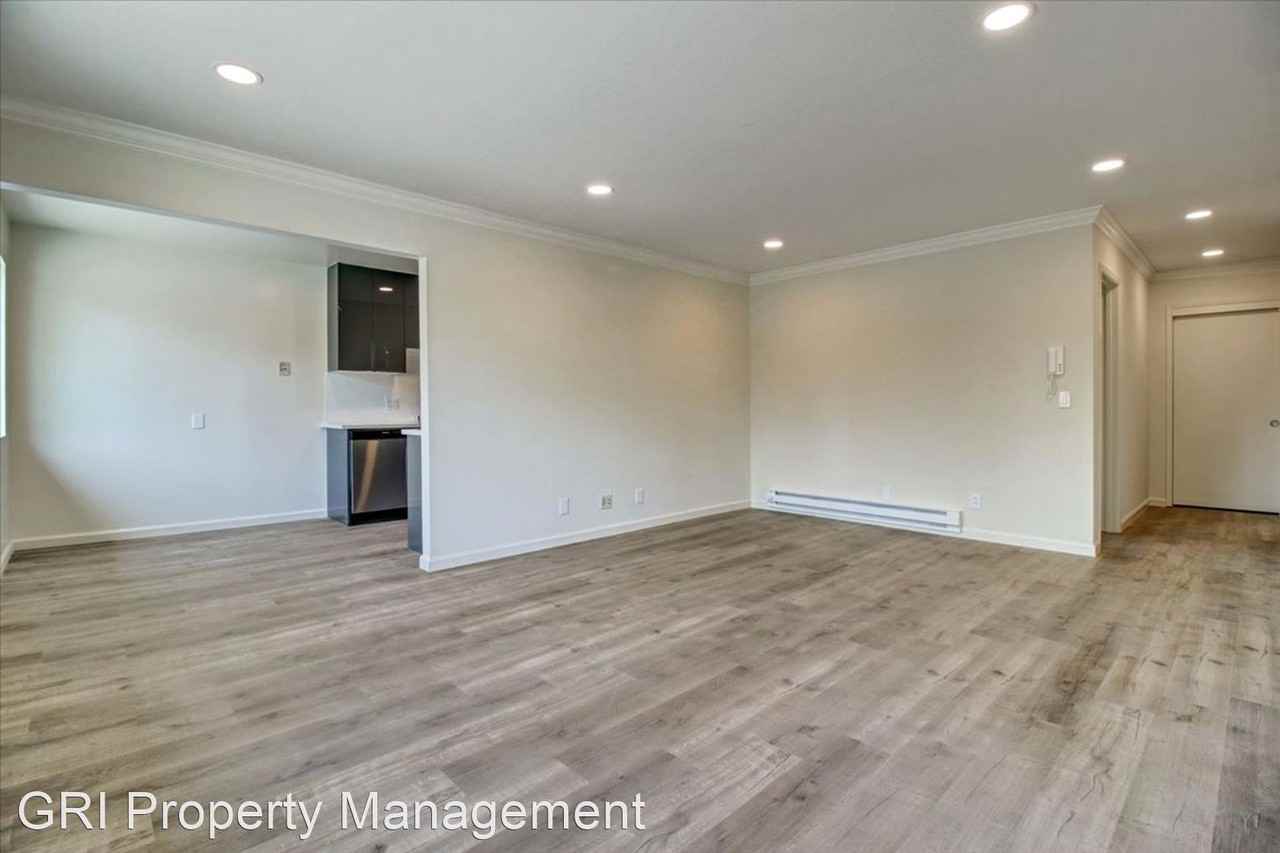 California St Apartments - Photo 3 of 17