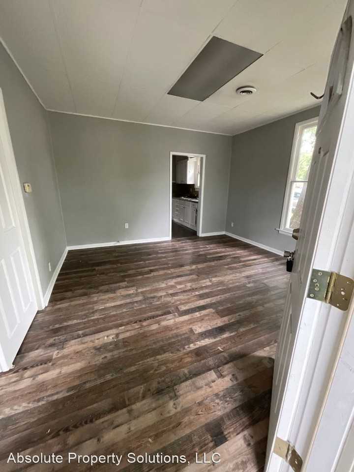 501 N Roane St - Photo 3 of 13