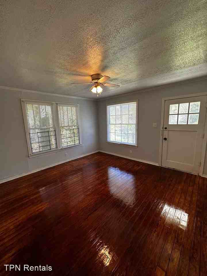 108 / 110 N Allen - Photo 3 of 7