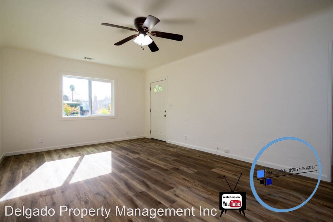 1024 Clark St - Photo 3 of 27