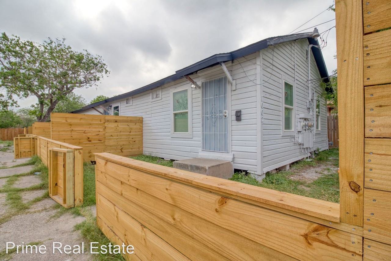 1002 23rd St Apartments in Central City, Corpus Christi, TX 78405 Zumper