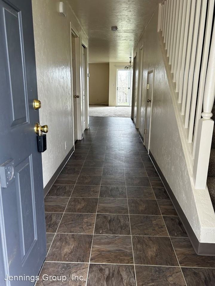 858/860 S. 9th St - Photo 3 of 24