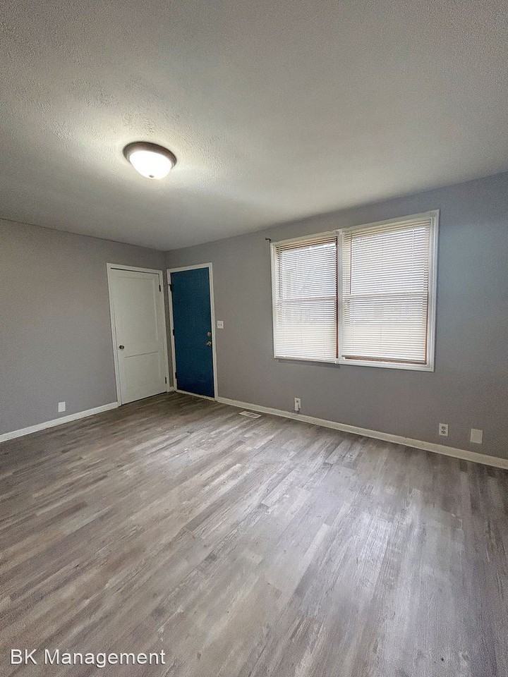 1615 Center St - Photo 2 of 8