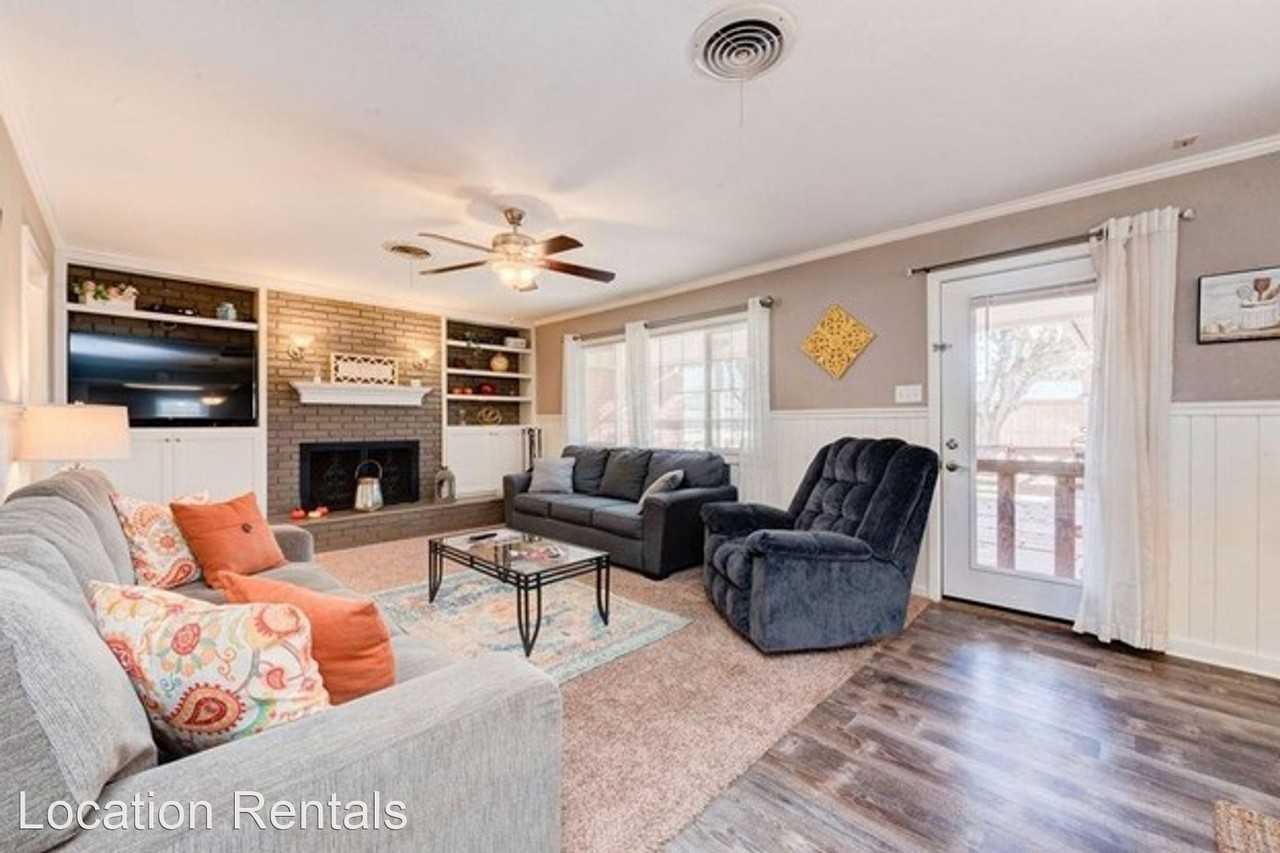 3815 41st St - Photo 3 of 15