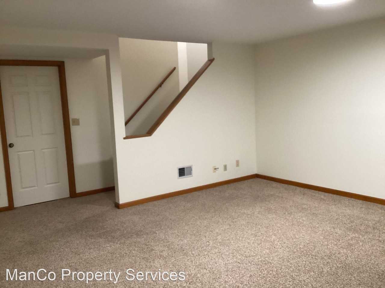 438 E 6th St - Photo 3 of 19