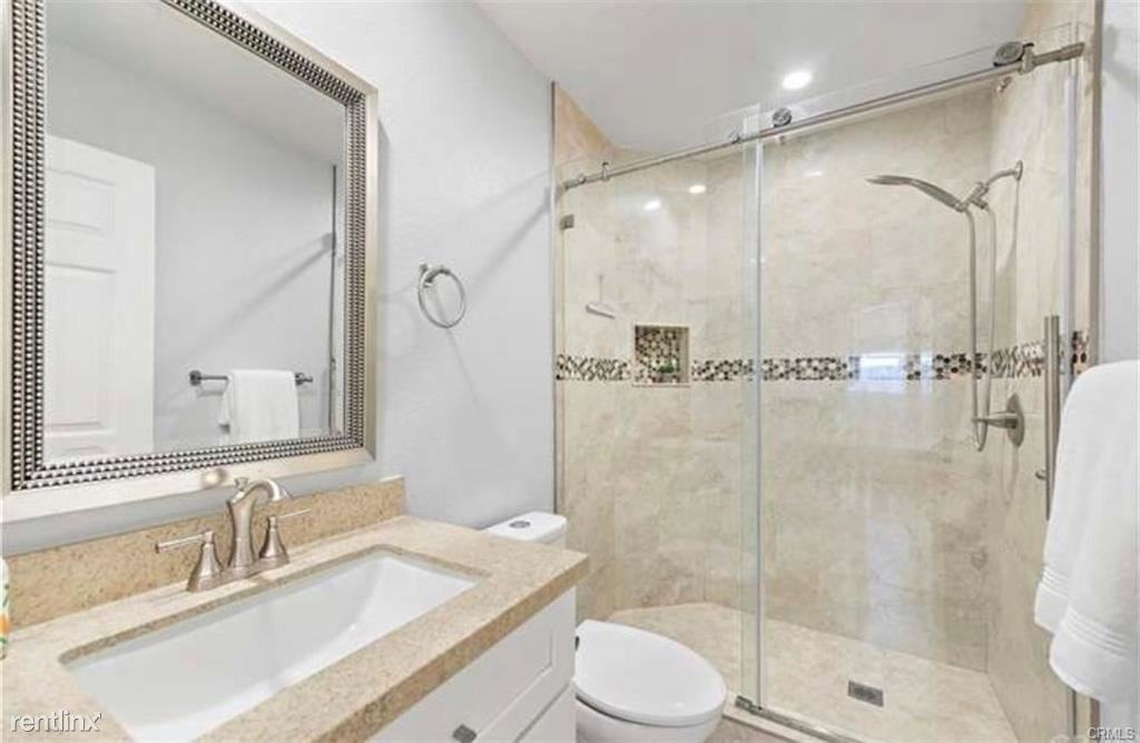 62 La Perla - Photo 2 of 10