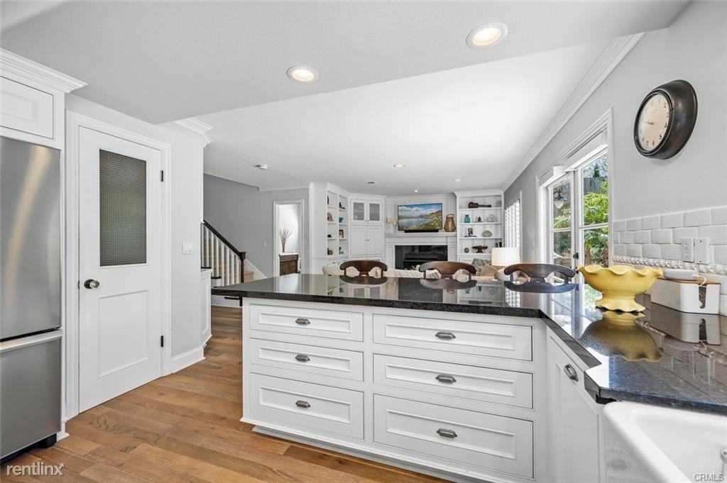 3065 Mountain View Dr - Photo 2 of 10