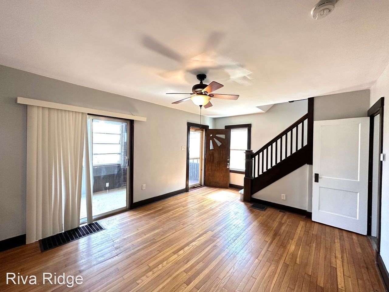 806 Delmont Ave - Photo 3 of 16
