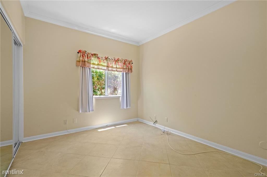 33 Risero Dr - Photo 3 of 10