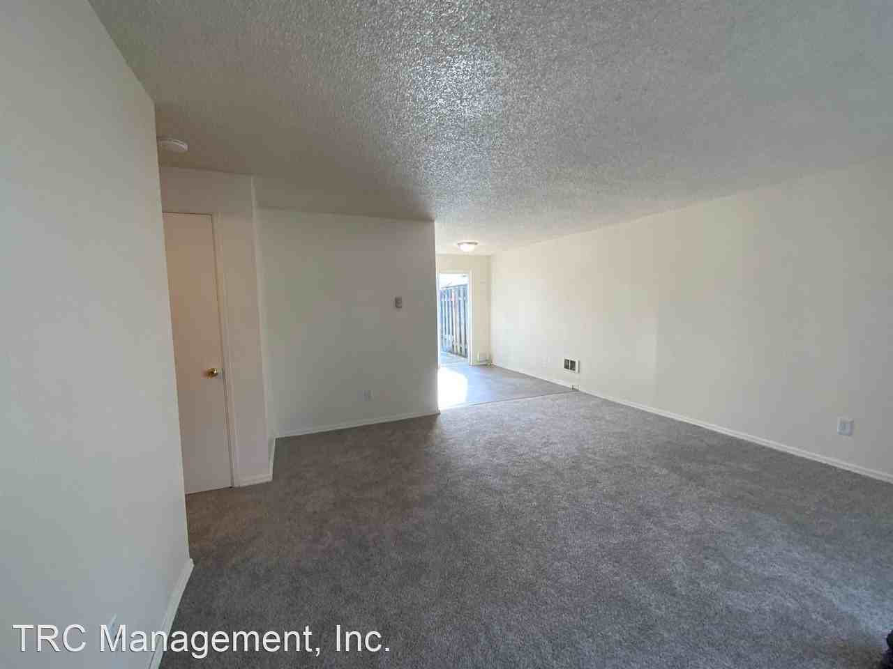 1408 Palm Ave - Photo 3 of 10