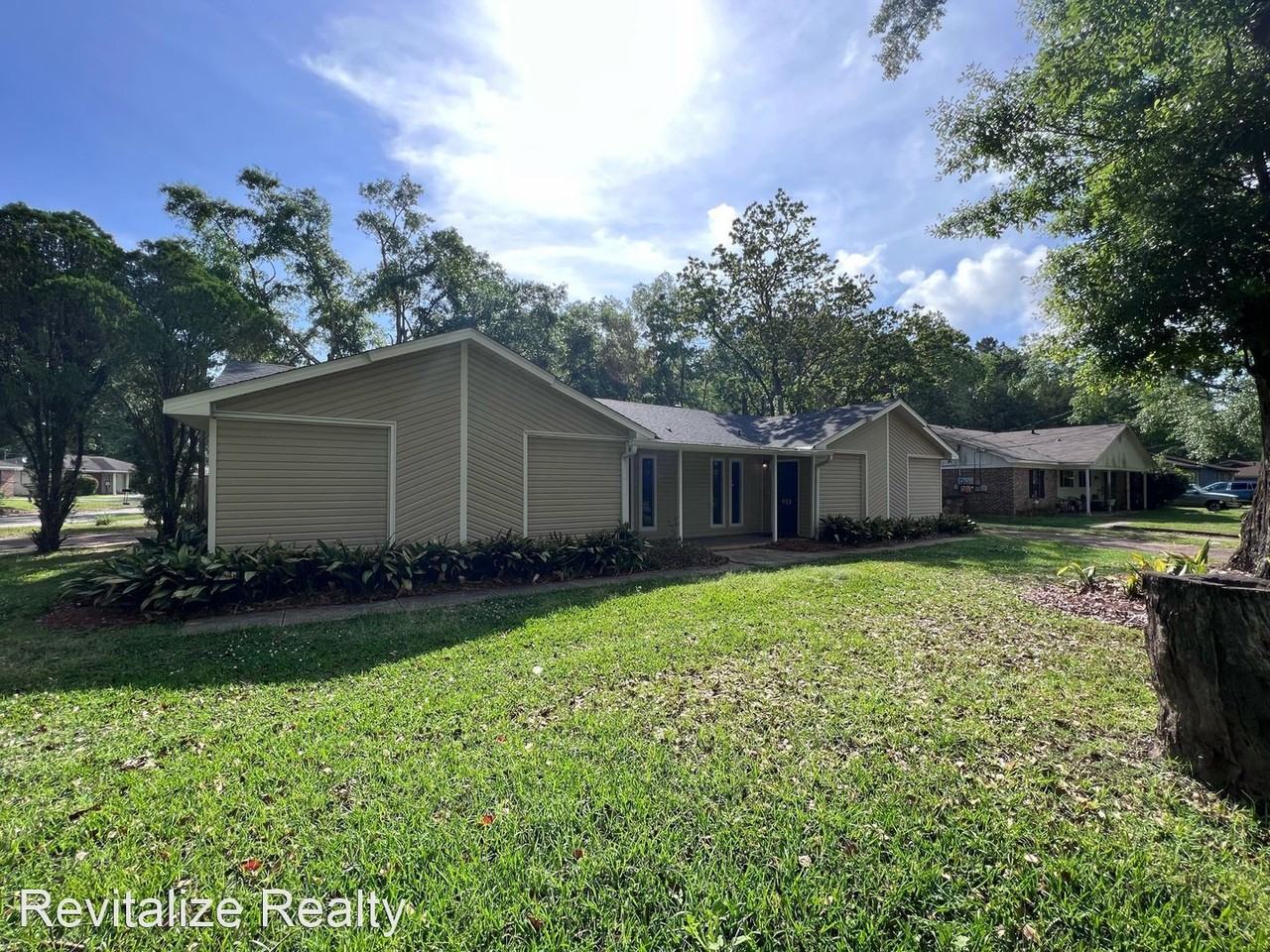 925 Navco Road - Photo 2 of 2