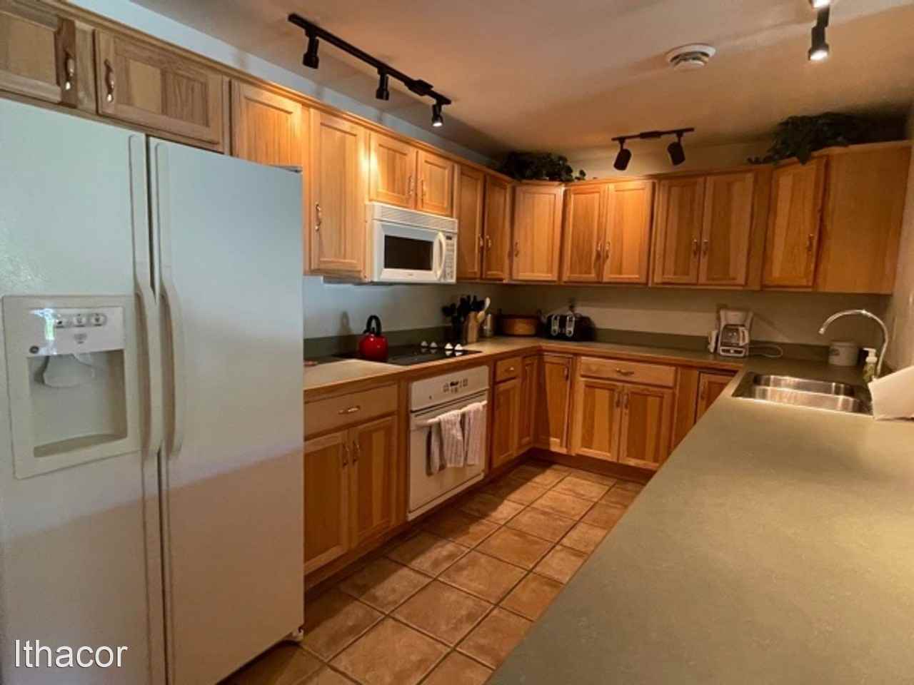 2120 Clute Rd #R3 - Photo 2 of 17