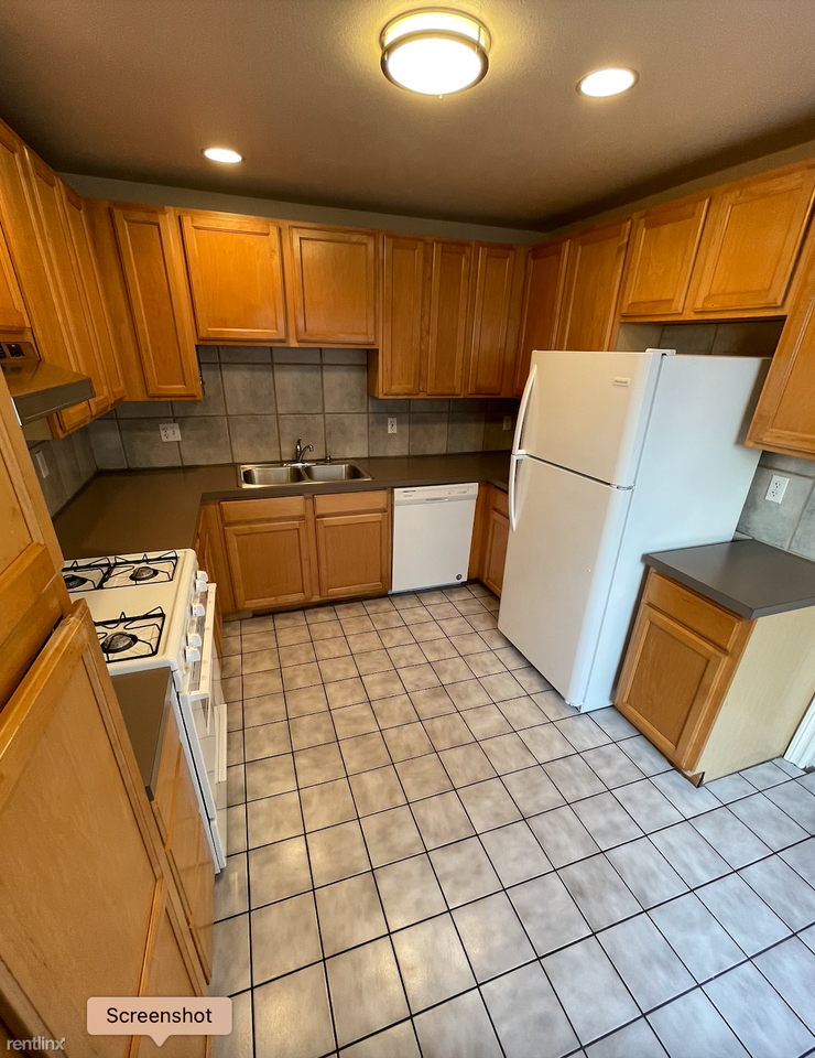 454 Olive St - Photo 3 of 11