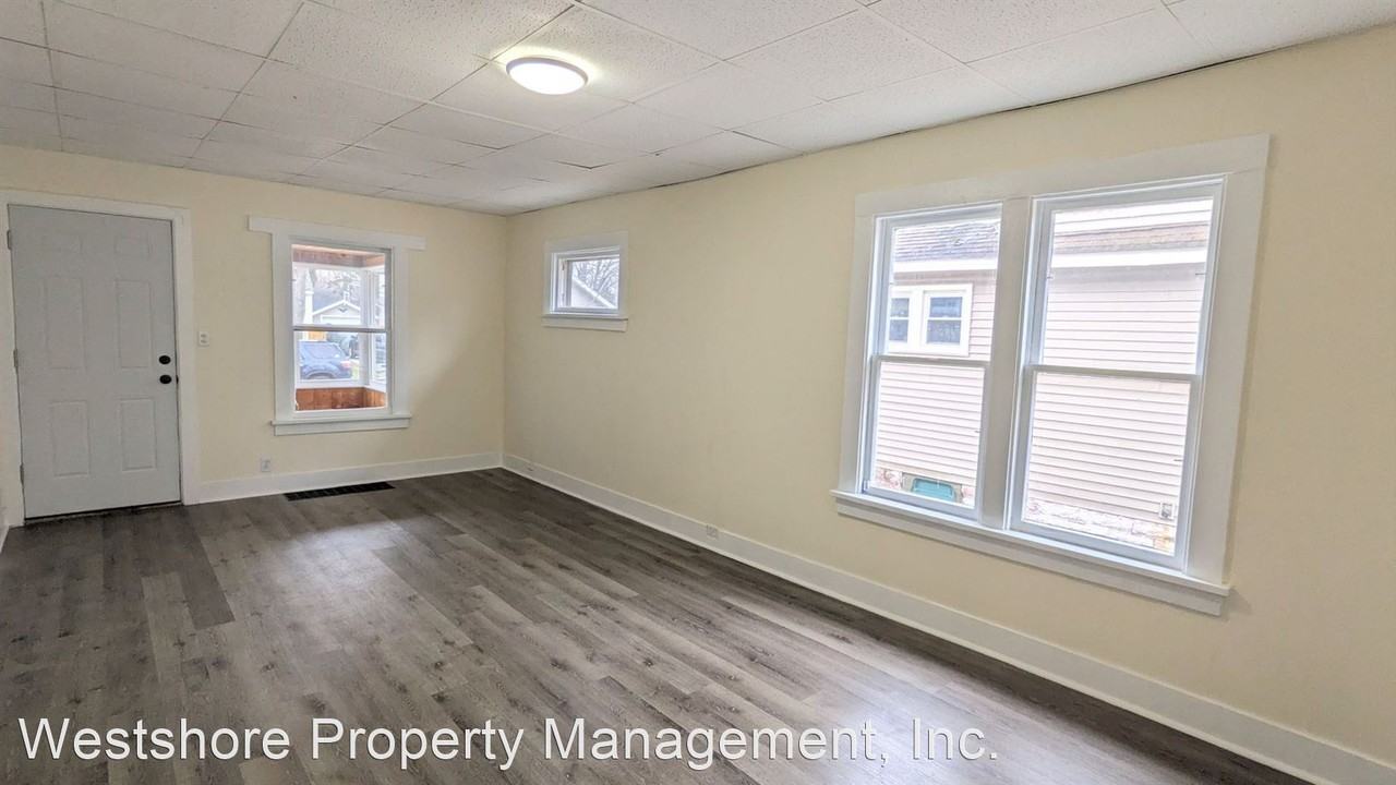 1149 Fleming Ave - Photo 2 of 7