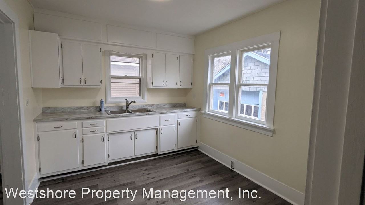1149 Fleming Ave - Photo 3 of 7