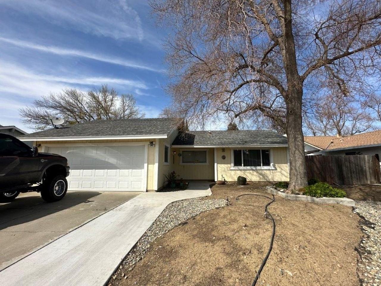 242 Mount Hood Ct - Photo 2 of 14