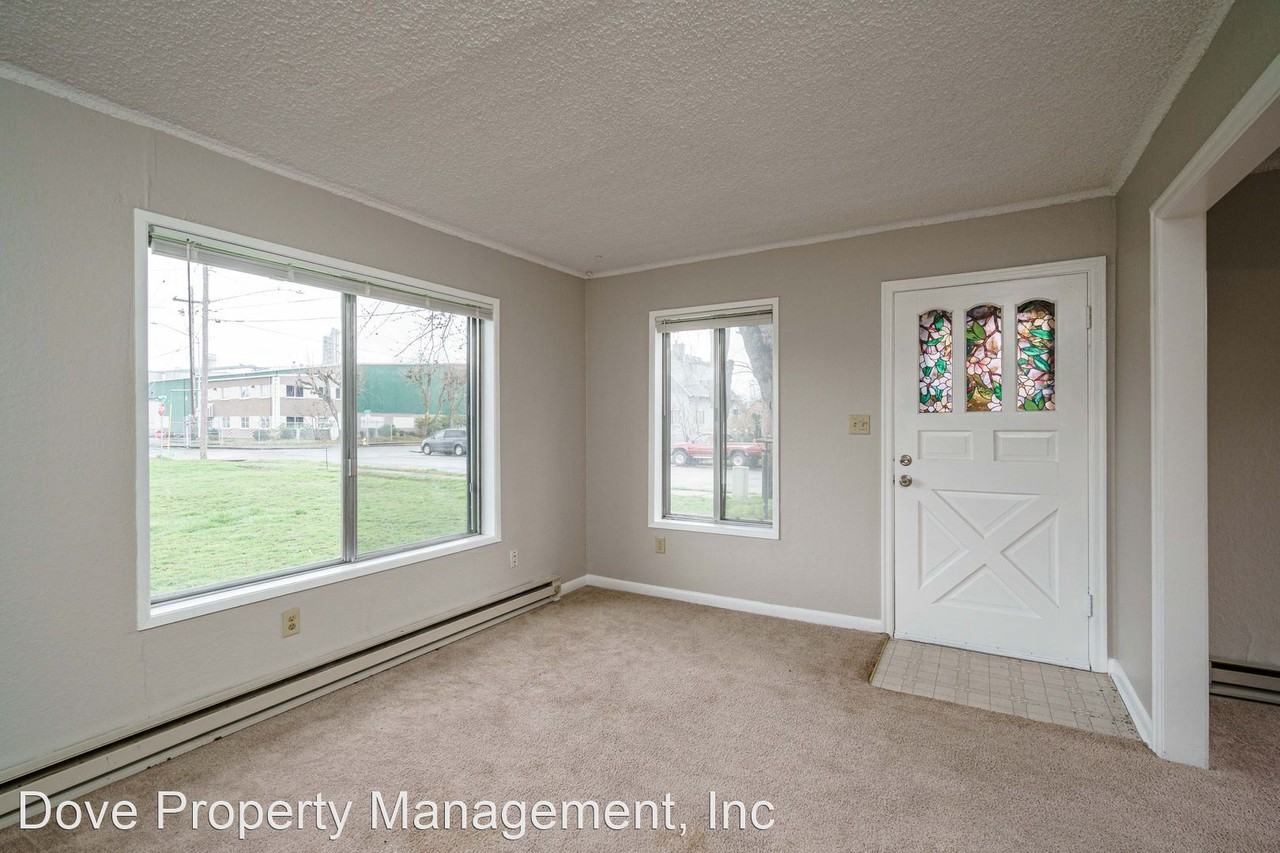 2009 Simpson Ave - Photo 3 of 20