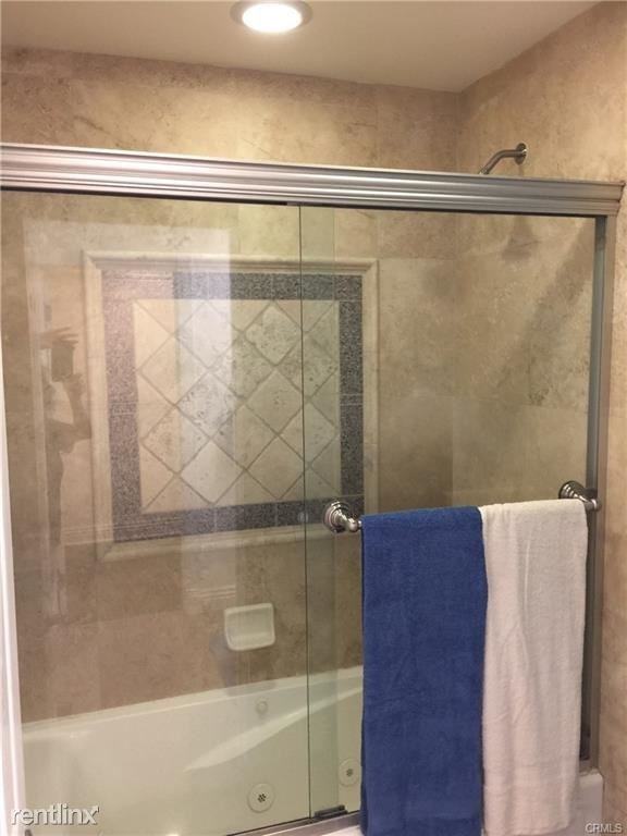 203 30th St #A - Photo 2 of 10