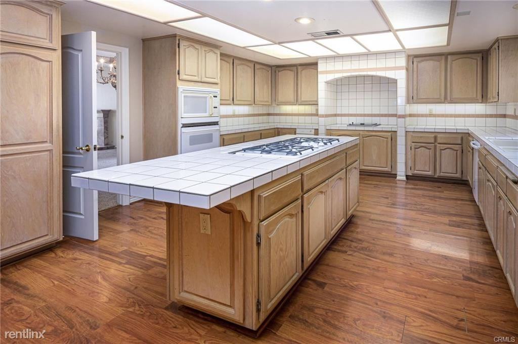 20400 Via Canarias - Photo 2 of 10