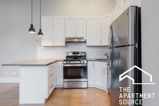 2057 W Dickens Ave #1N - Photo 1 of 1