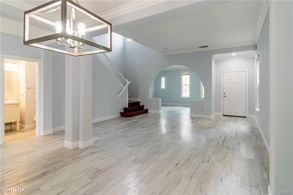 31 Goldbriar Way - Photo 3 of 10