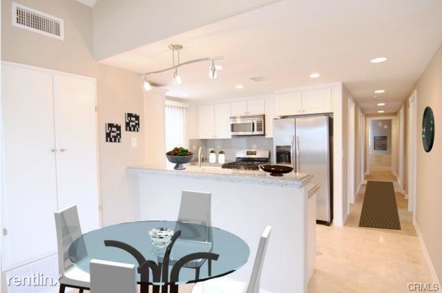 208 1/2 Colton St - Photo 3 of 10