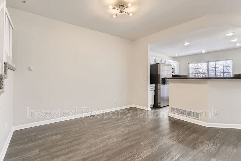 7469 E Ellsworth Ave - Photo 5 of 17