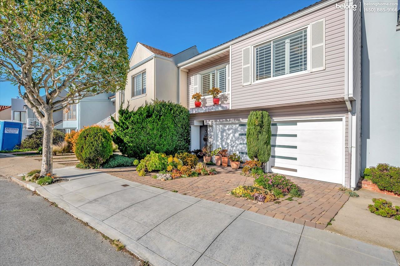 489 Teresita Blvd - Photo 2 of 48