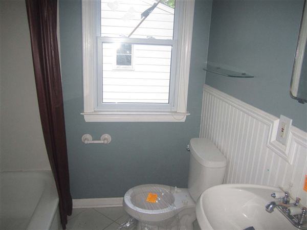 1118 Westmoreland Ave - Photo 3 of 6