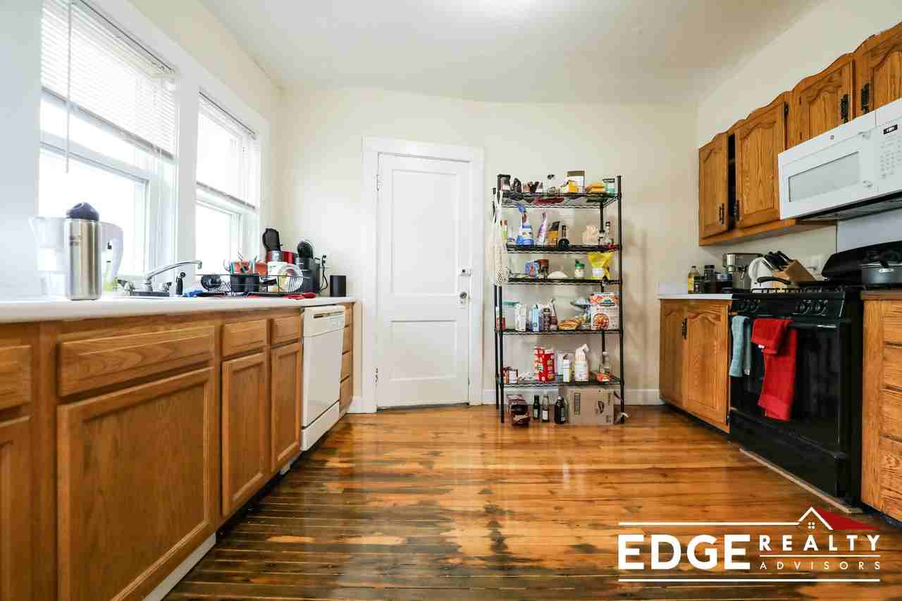 39 Nottinghill Rd #2 - Photo 4 of 19