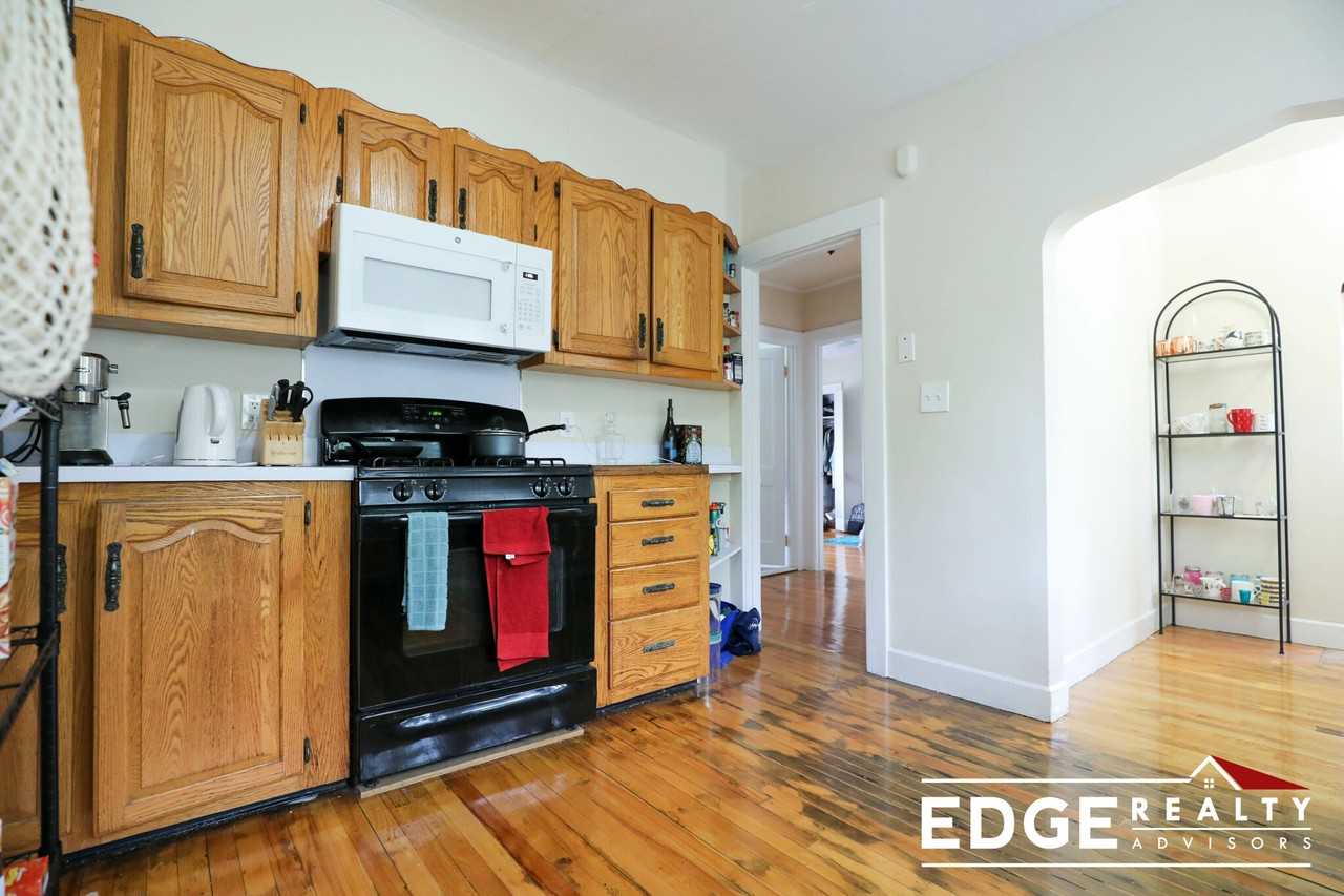 39 Nottinghill Rd #2 - Photo 5 of 19