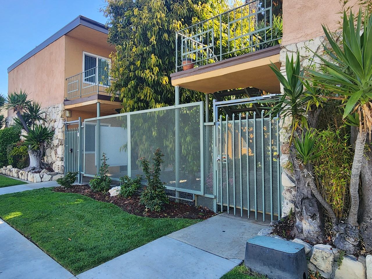 6100 Orange Ave - Photo 2 of 3