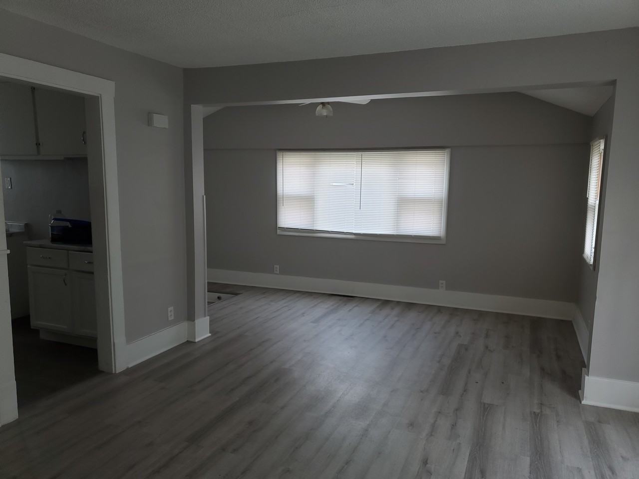 1437 E Garfield Ave - Photo 2 of 7