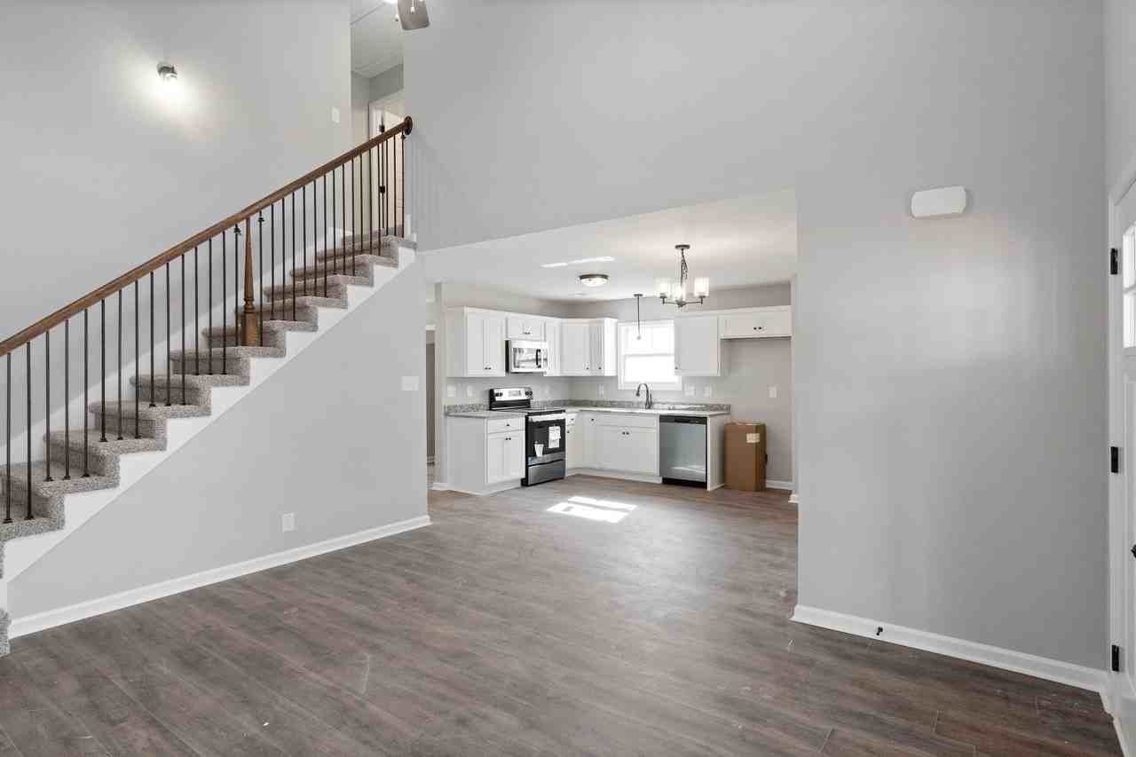 1199 Cottonwood Dr - Photo 3 of 12