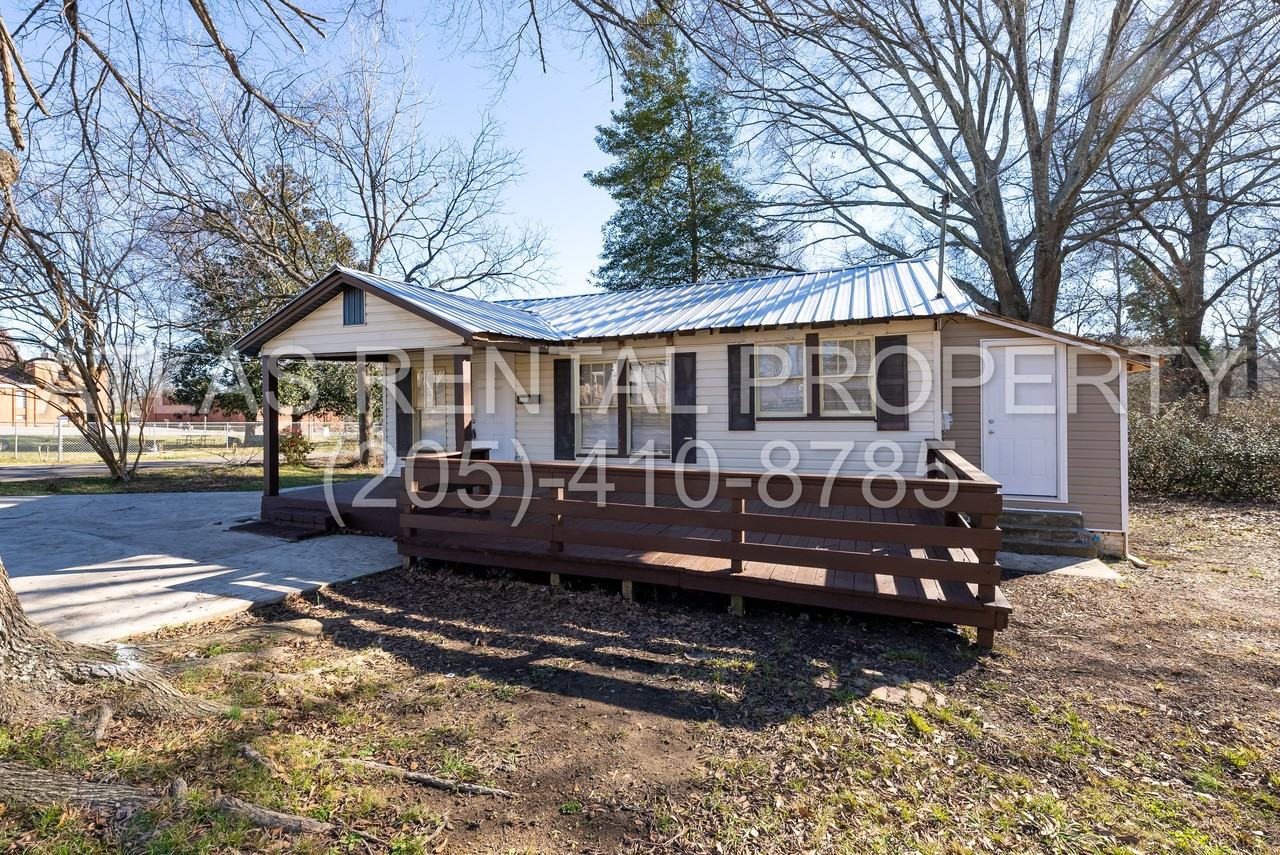 1201 22nd St W - Photo 2 of 23