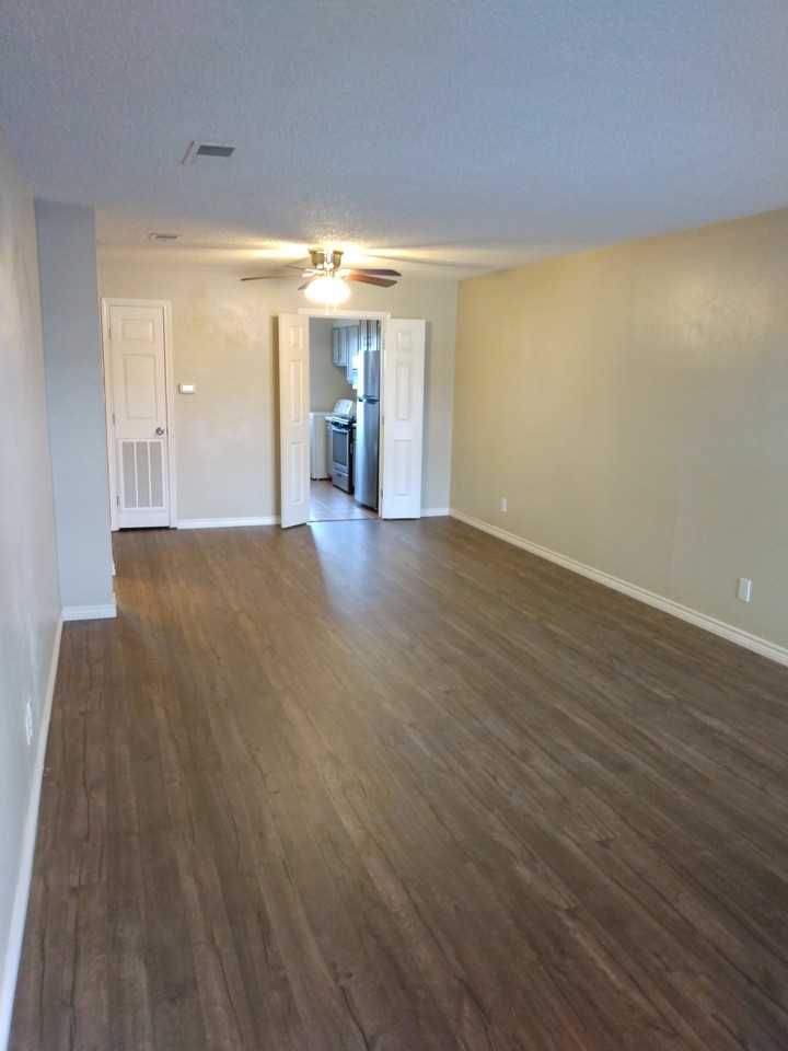 6865 Whitby Ln - Photo 2 of 32