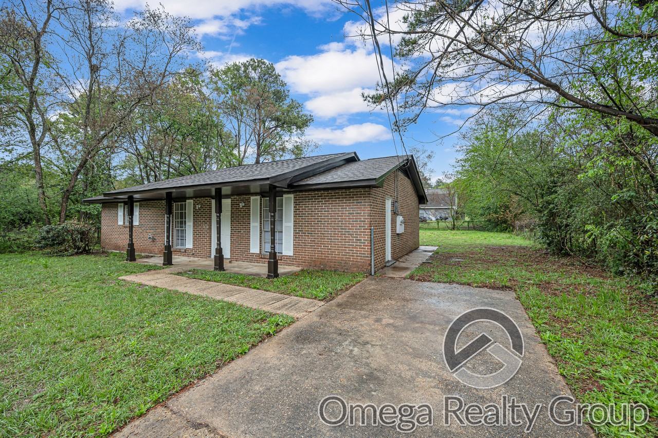 217 Clubview Dr - Photo 2 of 24