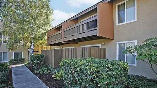 141 Flora Ave - Photo 4 of 25