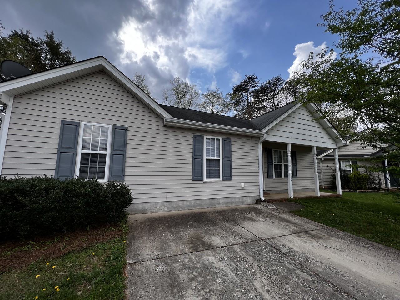 242 Jadin Ct - Photo 2 of 18