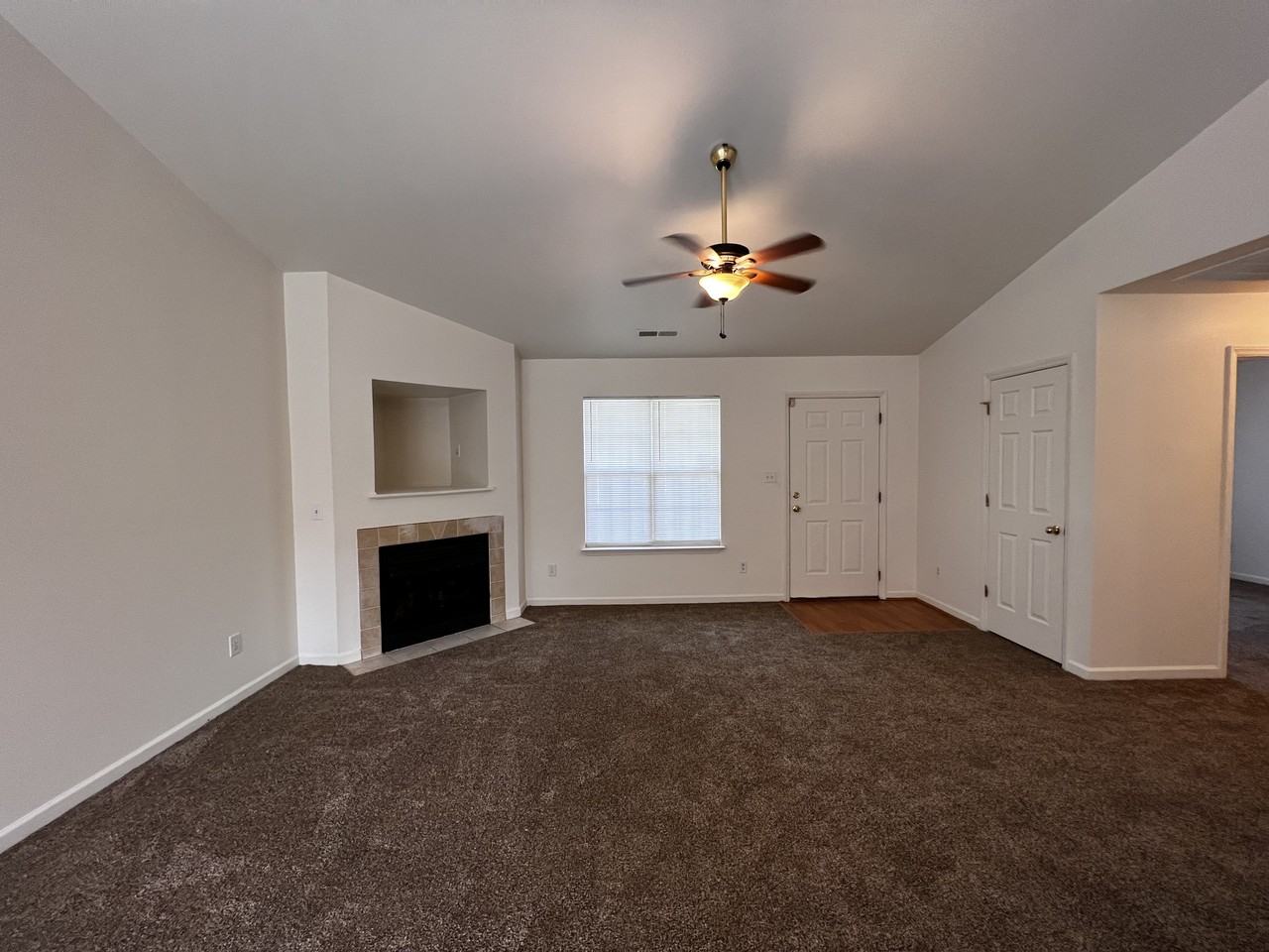 242 Jadin Ct - Photo 3 of 18