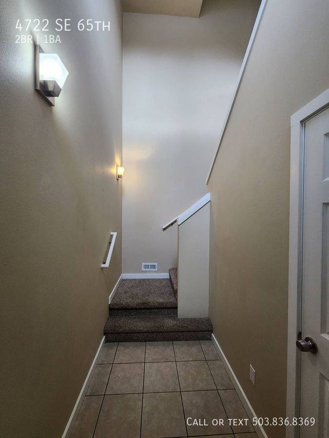 4722 Se 65th Ave - Photo 3 of 20