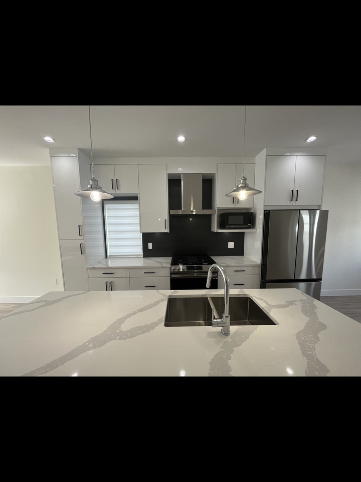 9652 162A Street - Photo 5 of 51