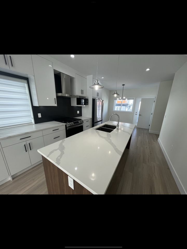 9652 162A Street - Photo 4 of 51